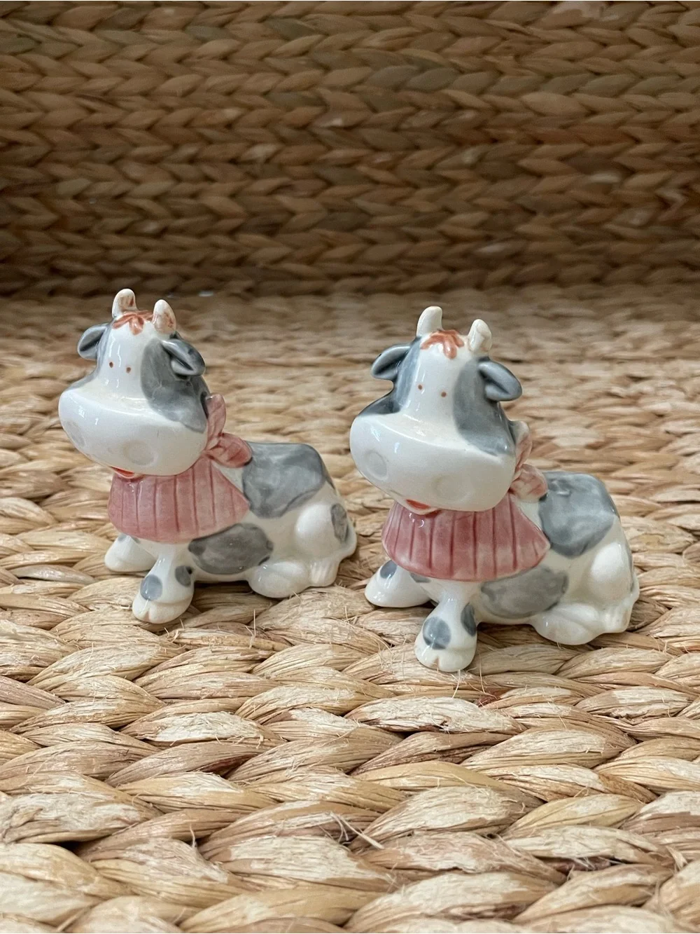 Vintage‎ 1985 Ceramic Cow Salt and Pepper Shakers / George Good by Fabrizio 3”